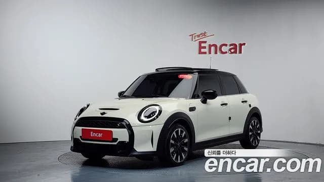 2022 Mini Cooper S 5Door Classic Sold VIN WMW61DK08N2S01052 – interior seats 2022 Mini Cooper S 5Door Classic Sold VIN WMW61DK08N2S01052 – interior seats