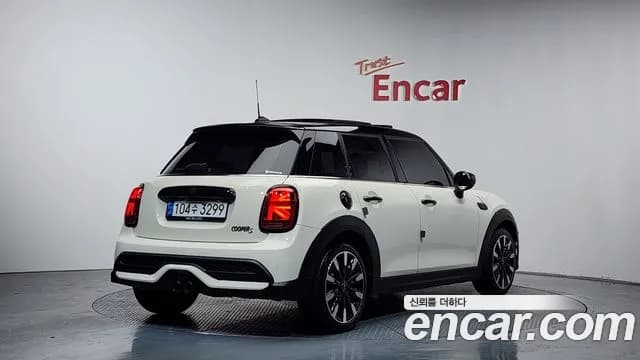 2022 Mini Cooper S 5Door Classic Sold VIN WMW61DK08N2S01052 – photo 19 2022 Mini Cooper S 5Door Classic Sold VIN WMW61DK08N2S01052 – photo 19