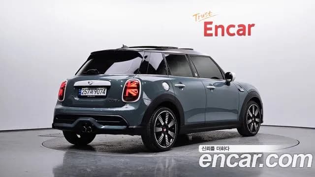 2023 Mini Cooper S 5Door Multitione Edition Sold VIN WMW61DK0XP2T42417 – rear exterior 2023 Mini Cooper S 5Door Multitione Edition Sold VIN WMW61DK0XP2T42417 – rear exterior