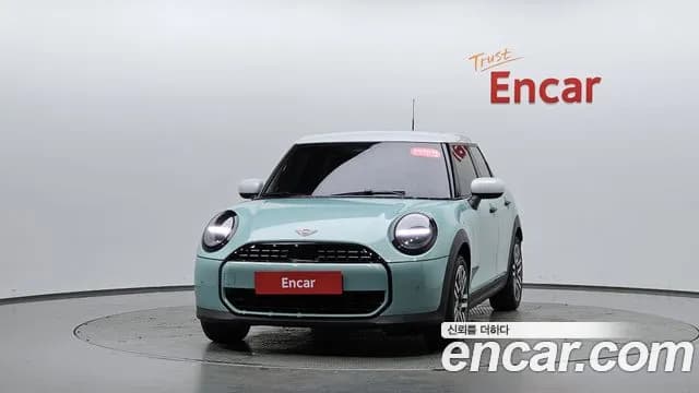 2026 Mini Cooper C 4th Gen 5Door Classic Sold VIN WMW61GD01T2X84074 – side profile 2026 Mini Cooper C 4th Gen 5Door Classic Sold VIN WMW61GD01T2X84074 – side profile