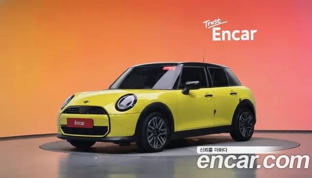 2025 Mini Cooper C 4th Gen 5Door Classic Sold VIN WMW61GD04S2X07536 – dashboard 2025 Mini Cooper C 4th Gen 5Door Classic Sold VIN WMW61GD04S2X07536 – dashboard