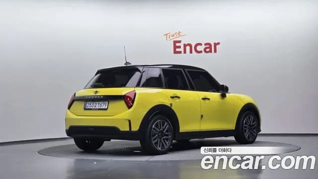 2025 Mini Cooper C 4th Gen 5Door Classic Sold VIN WMW61GD04S2X07536 – photo 32 2025 Mini Cooper C 4th Gen 5Door Classic Sold VIN WMW61GD04S2X07536 – photo 32