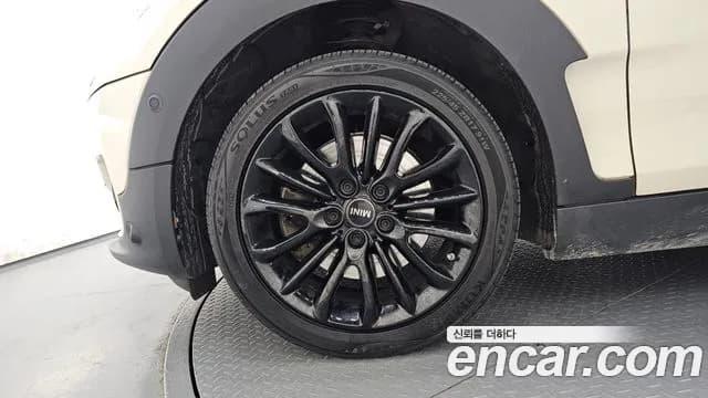2020 Mini Cooper D Clubman High Sold VIN WMW71BB07L2L96292 – front exterior 2020 Mini Cooper D Clubman High Sold VIN WMW71BB07L2L96292 – front exterior