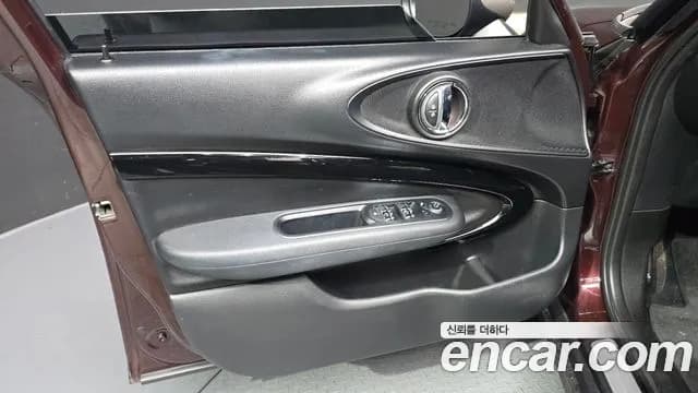 2018 Mini Cooper Clubman High Sold VIN WMWLN5103J2G10913 – exterior detail 2018 Mini Cooper Clubman High Sold VIN WMWLN5103J2G10913 – exterior detail