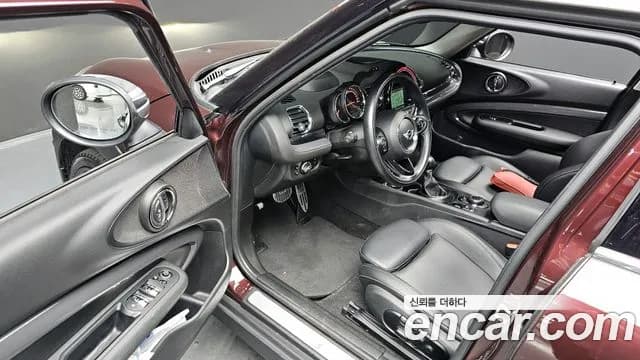 2018 Mini Cooper S Clubman Standard Sold VIN WMWLN9101J2H40275 – interior seats 2018 Mini Cooper S Clubman Standard Sold VIN WMWLN9101J2H40275 – interior seats