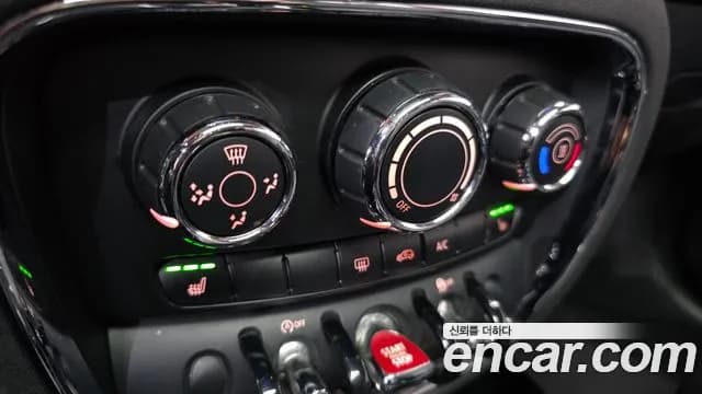 2017 Mini Cooper D Clubman Standard Sold VIN WMWLR9109H2E68007 – interior seats 2017 Mini Cooper D Clubman Standard Sold VIN WMWLR9109H2E68007 – interior seats