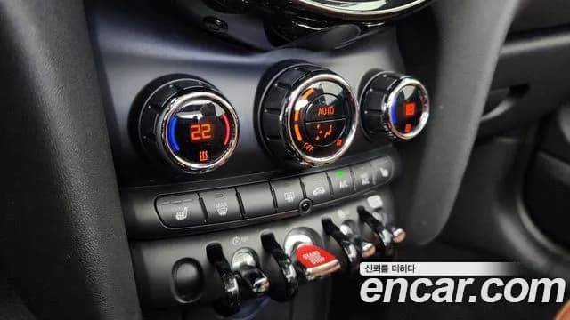 2020 Mini Cooper S Convertible Standard Sold VIN WMWWP1102L3M11720 – exterior detail 2020 Mini Cooper S Convertible Standard Sold VIN WMWWP1102L3M11720 – exterior detail