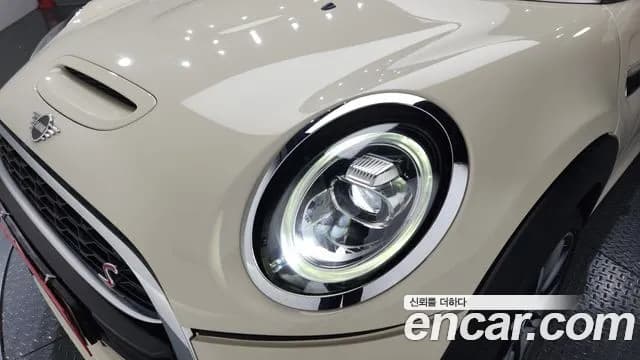 2021 Mini Cooper S Convertible Standard Sold VIN WMWWP1105M3M74554 – exterior detail 2021 Mini Cooper S Convertible Standard Sold VIN WMWWP1105M3M74554 – exterior detail