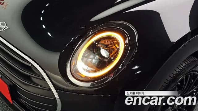 2024 Mini Cooper Clubman Classic Sold VIN WMWXJ3100R2U40908 – exterior detail 2024 Mini Cooper Clubman Classic Sold VIN WMWXJ3100R2U40908 – exterior detail