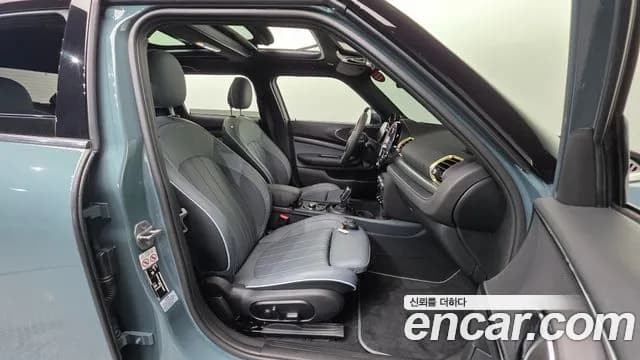 2023 Mini Cooper Clubman Untold Edition Sold VIN WMWXJ3105P2T32247 – trunk area 2023 Mini Cooper Clubman Untold Edition Sold VIN WMWXJ3105P2T32247 – trunk area