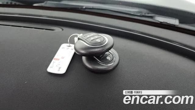2021 Mini Cooper Clubman Standard Sold VIN WMWXJ3108M2P40351 – exterior detail 2021 Mini Cooper Clubman Standard Sold VIN WMWXJ3108M2P40351 – exterior detail