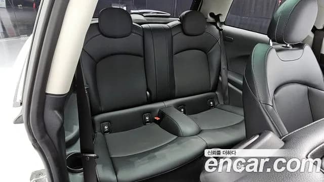2018 Mini Cooper D Standard Sold VIN WMWXN3102J2E01359 – exterior detail 2018 Mini Cooper D Standard Sold VIN WMWXN3102J2E01359 – exterior detail