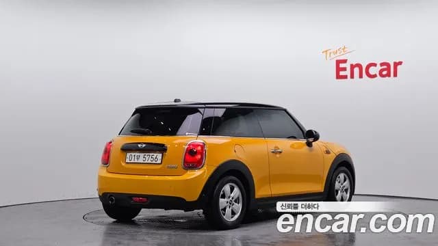 2017 Mini Cooper Standard Sold VIN WMWXP5102H2E38492 – trunk area 2017 Mini Cooper Standard Sold VIN WMWXP5102H2E38492 – trunk area