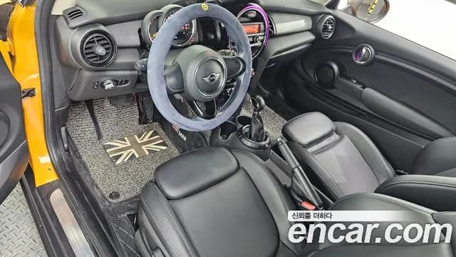 2017 Mini Cooper Standard Sold VIN WMWXP5102H2E38492 – photo 15 2017 Mini Cooper Standard Sold VIN WMWXP5102H2E38492 – photo 15