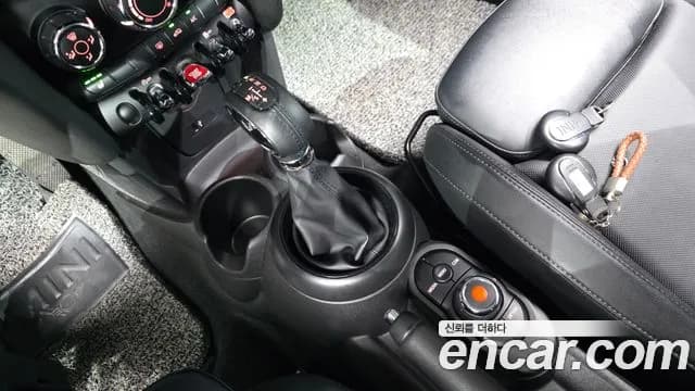 2019 Mini Cooper Standard Sold VIN WMWXP5105K2H92403 – interior seats 2019 Mini Cooper Standard Sold VIN WMWXP5105K2H92403 – interior seats