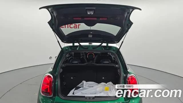 2020 Mini Cooper Standard Sold VIN WMWXR7104L2N22194 – interior seats 2020 Mini Cooper Standard Sold VIN WMWXR7104L2N22194 – interior seats