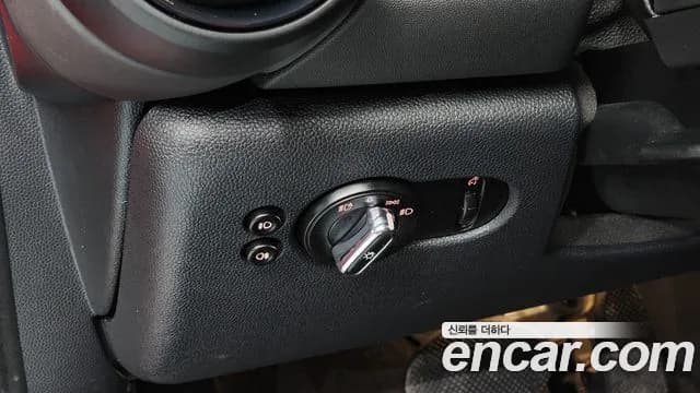 2021 Mini Cooper Standard Sold VIN WMWXR7104M2N57240 – exterior detail 2021 Mini Cooper Standard Sold VIN WMWXR7104M2N57240 – exterior detail