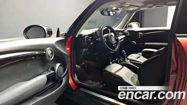 2020 Mini Cooper Rosewood Edition Sold VIN WMWXR7105L2M57274 – interior seats 2020 Mini Cooper Rosewood Edition Sold VIN WMWXR7105L2M57274 – interior seats
