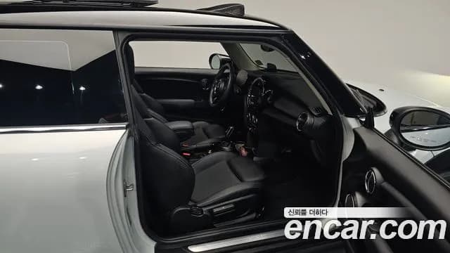 2021 Mini Cooper HIGH Sold VIN WMWXR7106M2N95911 – rear exterior 2021 Mini Cooper HIGH Sold VIN WMWXR7106M2N95911 – rear exterior