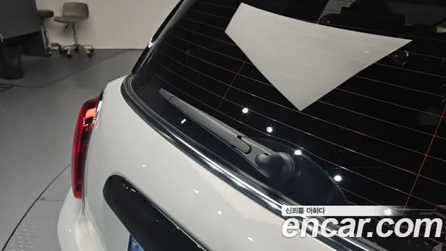 2021 Mini Cooper HIGH Sold VIN WMWXR7106M2N95911 – side profile 2021 Mini Cooper HIGH Sold VIN WMWXR7106M2N95911 – side profile