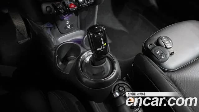 2021 Mini Cooper HIGH Sold VIN WMWXR7108M2N97501 – interior seats 2021 Mini Cooper HIGH Sold VIN WMWXR7108M2N97501 – interior seats