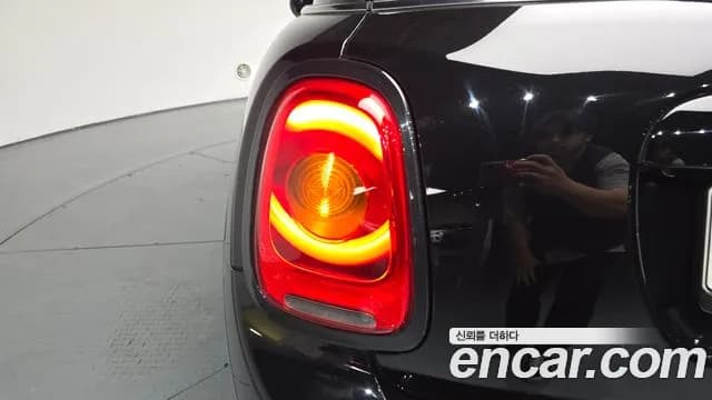 2018 Mini Cooper 5Door Standard Sold VIN WMWXU1100J2G06069 – rear exterior 2018 Mini Cooper 5Door Standard Sold VIN WMWXU1100J2G06069 – rear exterior
