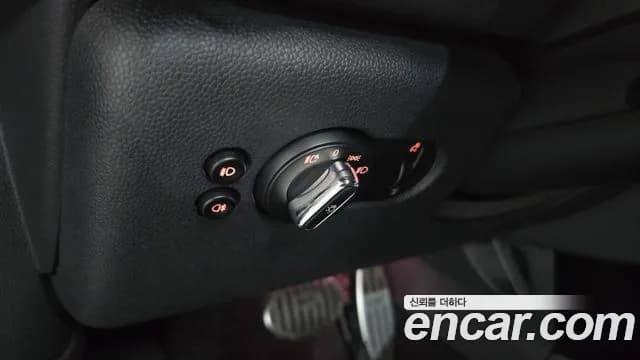 2018 Mini Cooper 5Door Standard Sold VIN WMWXU1100J2G06069 – trunk area 2018 Mini Cooper 5Door Standard Sold VIN WMWXU1100J2G06069 – trunk area