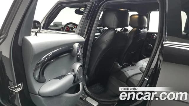 2018 Mini Cooper 5Door Standard Sold VIN WMWXU1100J2G06069 – photo 15 2018 Mini Cooper 5Door Standard Sold VIN WMWXU1100J2G06069 – photo 15