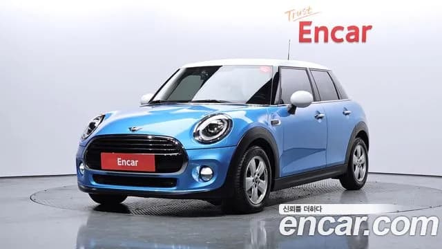 2019 Mini Cooper 5Door Standard Sold VIN WMWXU1100K2L07504 – exterior detail 2019 Mini Cooper 5Door Standard Sold VIN WMWXU1100K2L07504 – exterior detail
