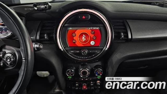 2019 Mini Cooper 5Door Standard Sold VIN WMWXU1101K2H33978 – side profile 2019 Mini Cooper 5Door Standard Sold VIN WMWXU1101K2H33978 – side profile