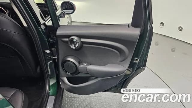 2019 Mini Cooper 5Door Standard Sold VIN WMWXU1101K2H33978 – photo 23 2019 Mini Cooper 5Door Standard Sold VIN WMWXU1101K2H33978 – photo 23
