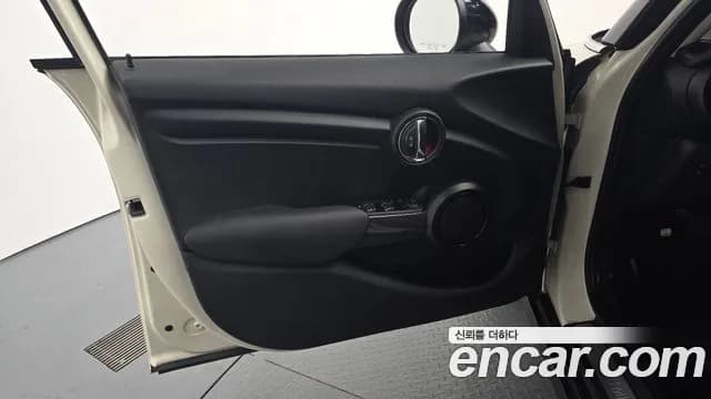 2018 Mini Cooper Standard Sold VIN WMWXU1102J2H33339 – side profile 2018 Mini Cooper Standard Sold VIN WMWXU1102J2H33339 – side profile