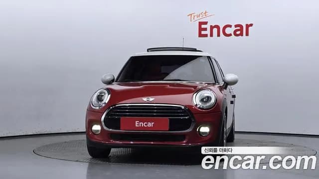 2018 Mini Cooper 5Door HIGH Sold VIN WMWXU1106J2G05895 – front exterior 2018 Mini Cooper 5Door HIGH Sold VIN WMWXU1106J2G05895 – front exterior