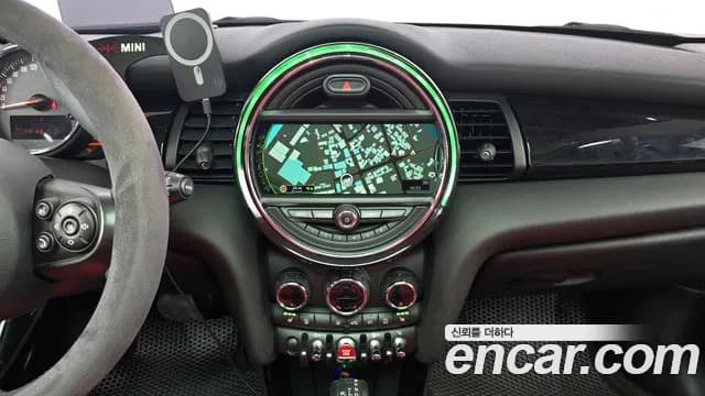 2018 Mini Cooper 5Door HIGH Sold VIN WMWXU1106J2G05895 – exterior detail 2018 Mini Cooper 5Door HIGH Sold VIN WMWXU1106J2G05895 – exterior detail