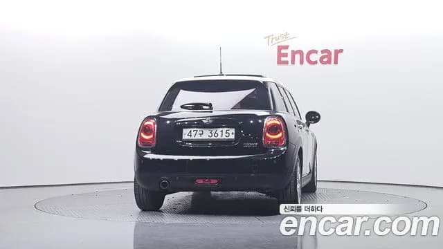 2018 Mini Cooper 5Door HIGH Sold VIN WMWXU1106J2G05993 – rear exterior 2018 Mini Cooper 5Door HIGH Sold VIN WMWXU1106J2G05993 – rear exterior