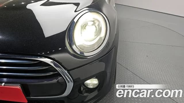 2018 Mini Cooper 5Door HIGH Sold VIN WMWXU1106J2G05993 – dashboard 2018 Mini Cooper 5Door HIGH Sold VIN WMWXU1106J2G05993 – dashboard