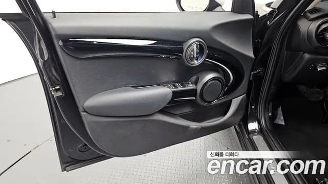2018 Mini Cooper 5Door HIGH Sold VIN WMWXU1106J2G05993 – odometer reading 2018 Mini Cooper 5Door HIGH Sold VIN WMWXU1106J2G05993 – odometer reading