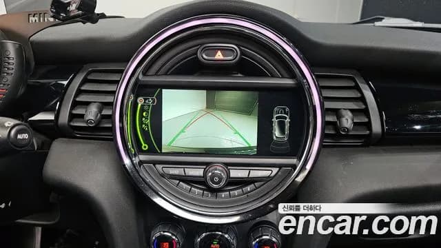 2018 Mini Cooper 5Door HIGH Sold VIN WMWXU1106J2G05993 – photo 13 2018 Mini Cooper 5Door HIGH Sold VIN WMWXU1106J2G05993 – photo 13