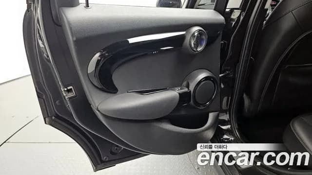 2018 Mini Cooper 5Door HIGH Sold VIN WMWXU1106J2G05993 – photo 24 2018 Mini Cooper 5Door HIGH Sold VIN WMWXU1106J2G05993 – photo 24