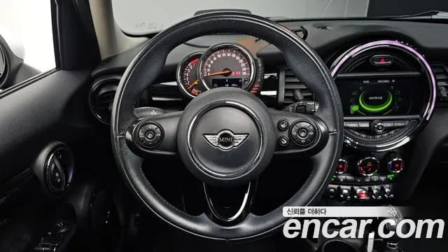 2018 Mini Cooper 5Door HIGH Sold VIN WMWXU1106J2G05993 – photo 28 2018 Mini Cooper 5Door HIGH Sold VIN WMWXU1106J2G05993 – photo 28