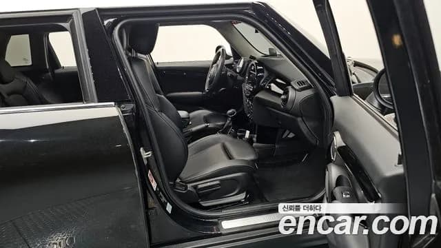 2018 Mini Cooper 5Door HIGH Sold VIN WMWXU1106J2G05993 – photo 29 2018 Mini Cooper 5Door HIGH Sold VIN WMWXU1106J2G05993 – photo 29