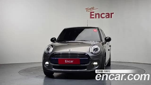 2018 Mini Cooper 5Door Standard Sold VIN WMWXU1107J2G06084 – front exterior 2018 Mini Cooper 5Door Standard Sold VIN WMWXU1107J2G06084 – front exterior