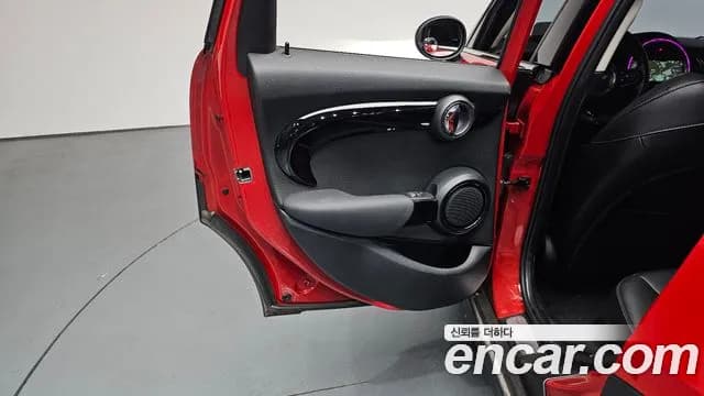 2018 Mini Cooper 5Door HIGH Sold VIN WMWXU1108J2G05977 – odometer reading 2018 Mini Cooper 5Door HIGH Sold VIN WMWXU1108J2G05977 – odometer reading