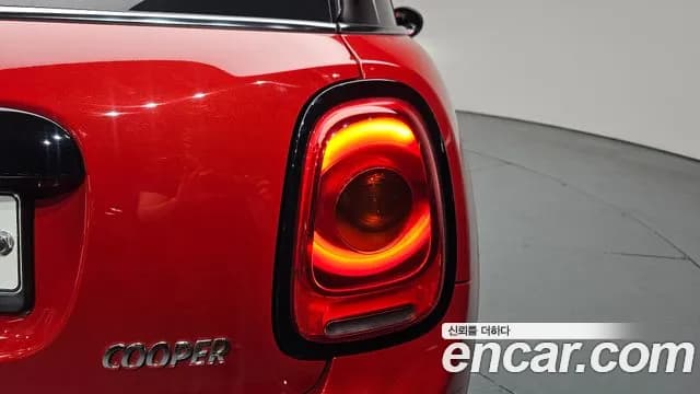 2018 Mini Cooper 5Door HIGH Sold VIN WMWXU1108J2G05977 – photo 11 2018 Mini Cooper 5Door HIGH Sold VIN WMWXU1108J2G05977 – photo 11