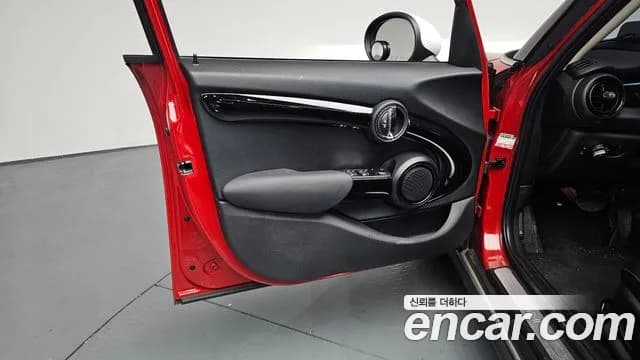 2018 Mini Cooper 5Door HIGH Sold VIN WMWXU1108J2G05977 – photo 24 2018 Mini Cooper 5Door HIGH Sold VIN WMWXU1108J2G05977 – photo 24