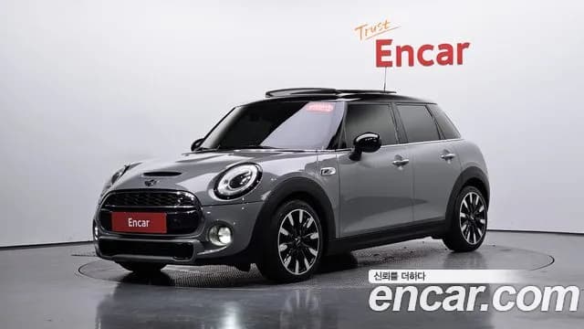 2018 Mini Cooper S 5Door Standard Sold VIN WMWXU3106J2D46935 – rear exterior 2018 Mini Cooper S 5Door Standard Sold VIN WMWXU3106J2D46935 – rear exterior