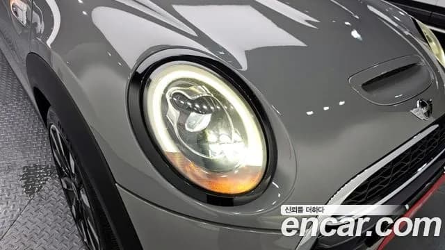2018 Mini Cooper S 5Door Standard Sold VIN WMWXU3106J2D46935 – side profile 2018 Mini Cooper S 5Door Standard Sold VIN WMWXU3106J2D46935 – side profile