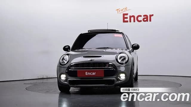 2018 Mini Cooper S 5Door Standard Sold VIN WMWXU3106J2D46935 – photo 13 2018 Mini Cooper S 5Door Standard Sold VIN WMWXU3106J2D46935 – photo 13