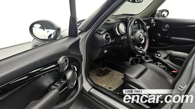 2018 Mini Cooper S 5Door Standard Sold VIN WMWXU3106J2D46935 – photo 15 2018 Mini Cooper S 5Door Standard Sold VIN WMWXU3106J2D46935 – photo 15
