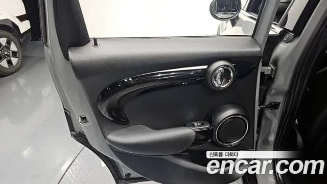 2018 Mini Cooper S 5Door Standard Sold VIN WMWXU3106J2D46935 – photo 20 2018 Mini Cooper S 5Door Standard Sold VIN WMWXU3106J2D46935 – photo 20